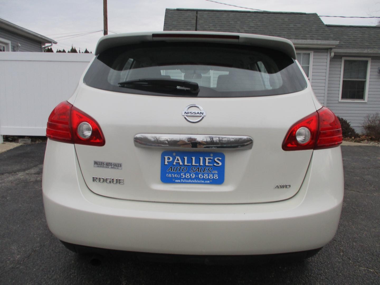 2013 WHITE Nissan Rogue S AWD (JN8AS5MV7DW) with an 2.5L L4 DOHC 16V engine, Continuously Variable Transmission transmission, located at 540a Delsea Drive, Sewell, NJ, 08080, (856) 589-6888, 39.752560, -75.111206 - Photo#5